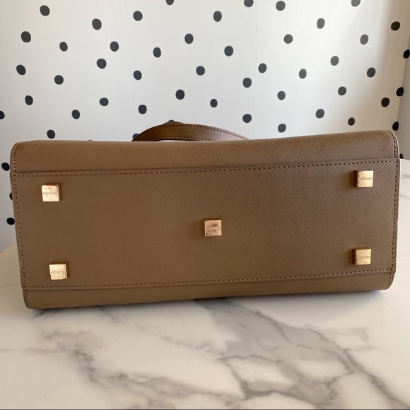 Danier Leather Shoulder Bag - Picture 4 of 8